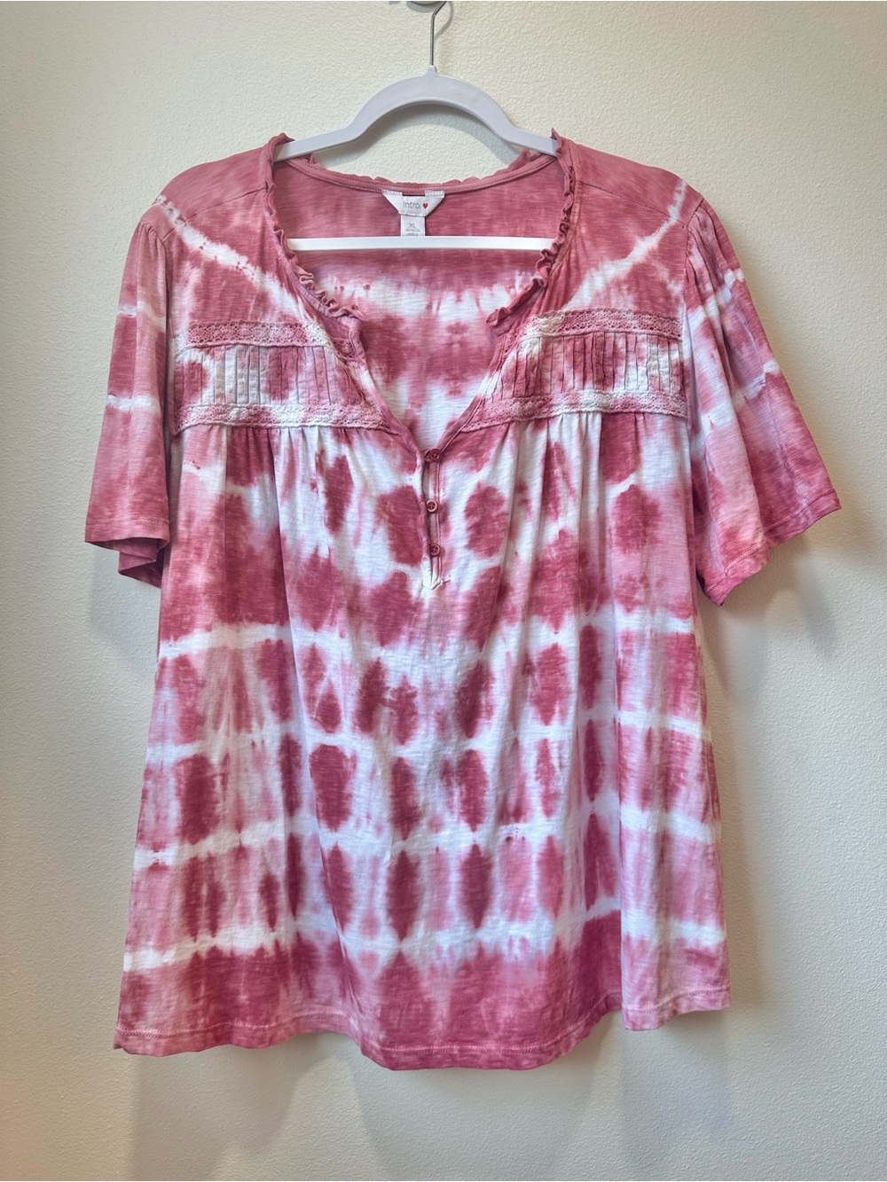 intro. Pink and White Tie-Dye Henley Peasant Top